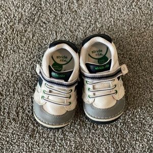 Stride Rite Toddler SRT Soft Motion shoes 5.5XW